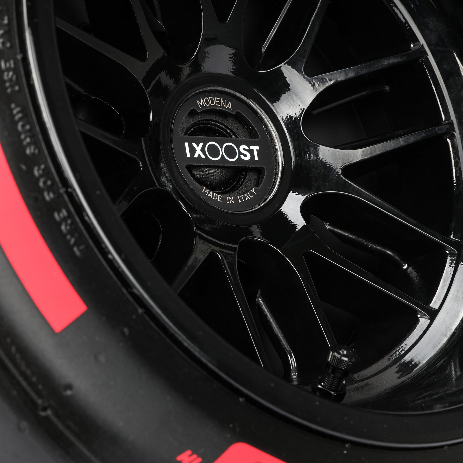iXOOST Pirelli P Zero Sound