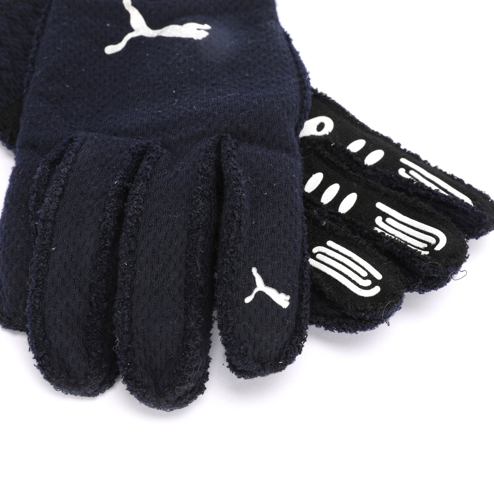 LOT 733 - Max Verstappen 2023 Red Bull Racing Gloves