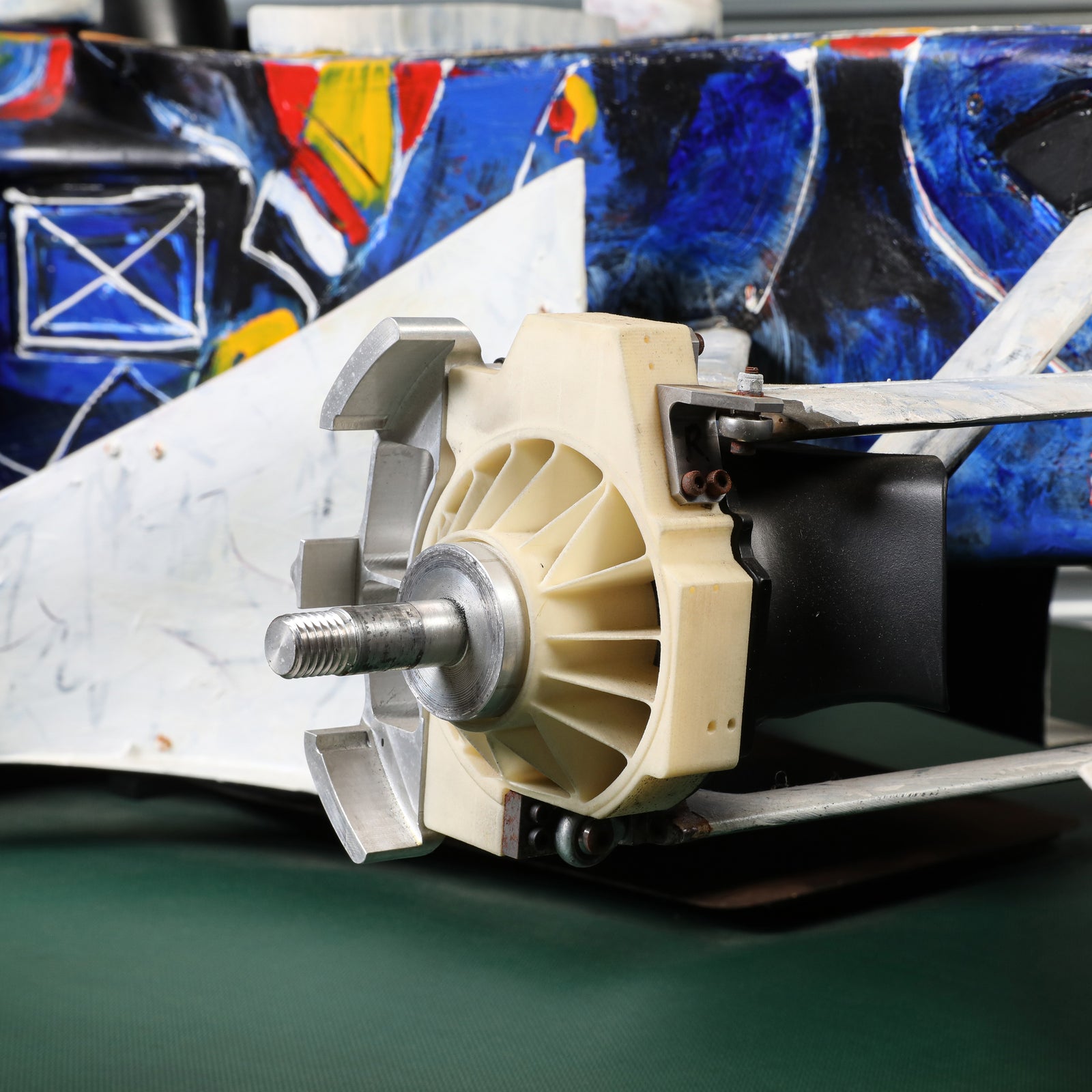 Season Launch LOT 008 – Sauber C20 F1 Team 2001 Wind Tunnel Model - 50% Scale