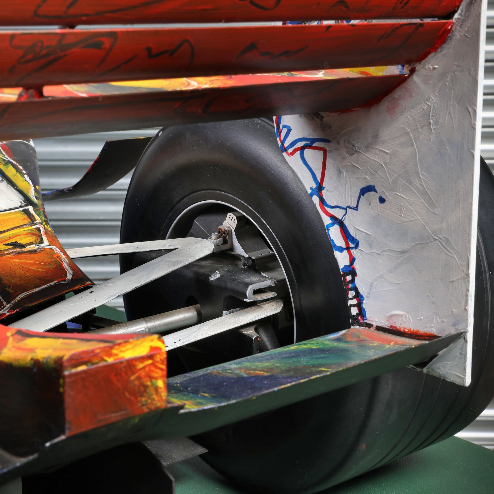 Season Launch LOT 008 – Sauber C20 F1 Team 2001 Wind Tunnel Model - 50% Scale