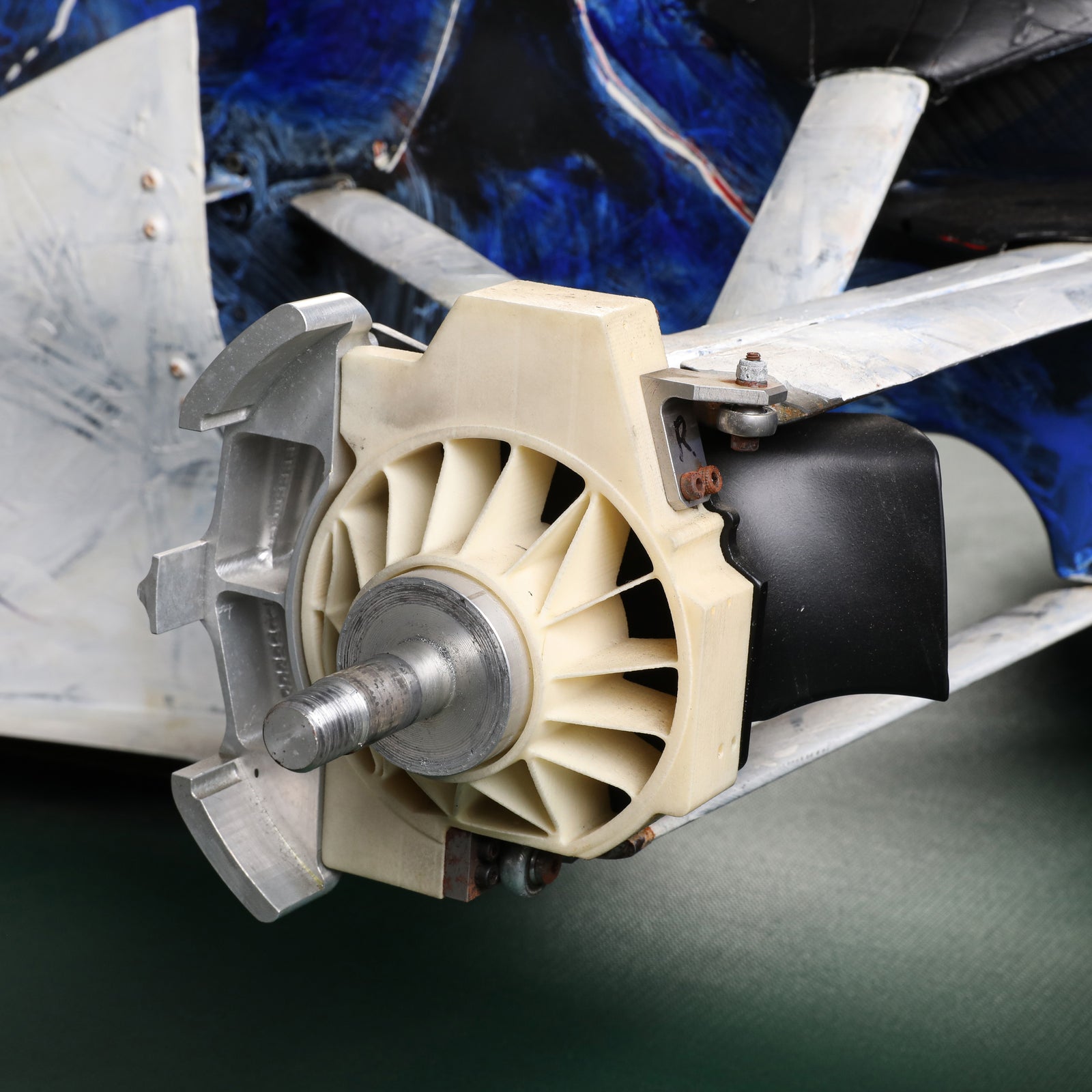 Season Launch LOT 008 – Sauber C20 F1 Team 2001 Wind Tunnel Model - 50% Scale