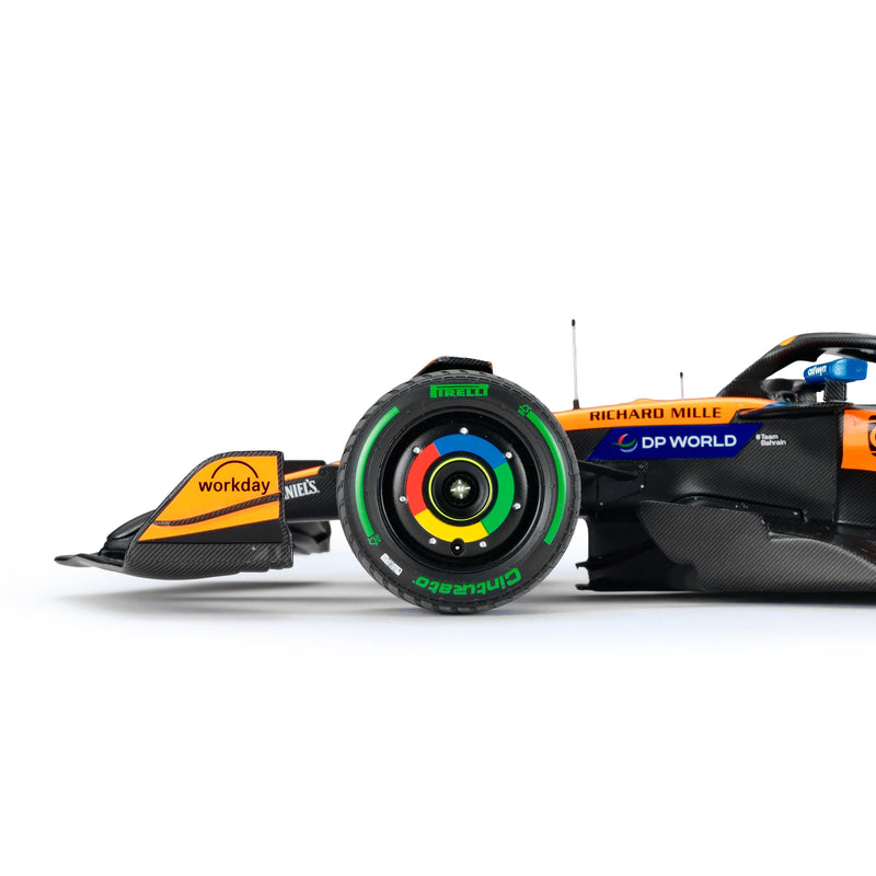 Oscar Piastri 2025 McLaren MCL39 1:18 Scale Model Australian GP Edition