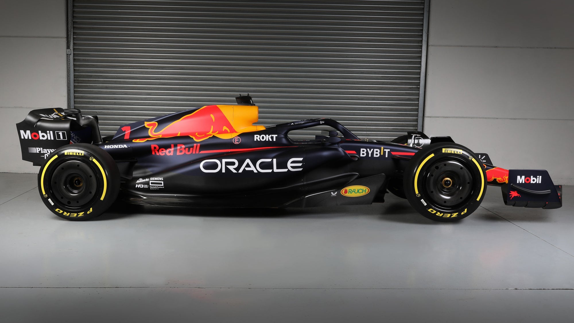 Official Oracle Red Bull Racing 2023 RB19 Show Car