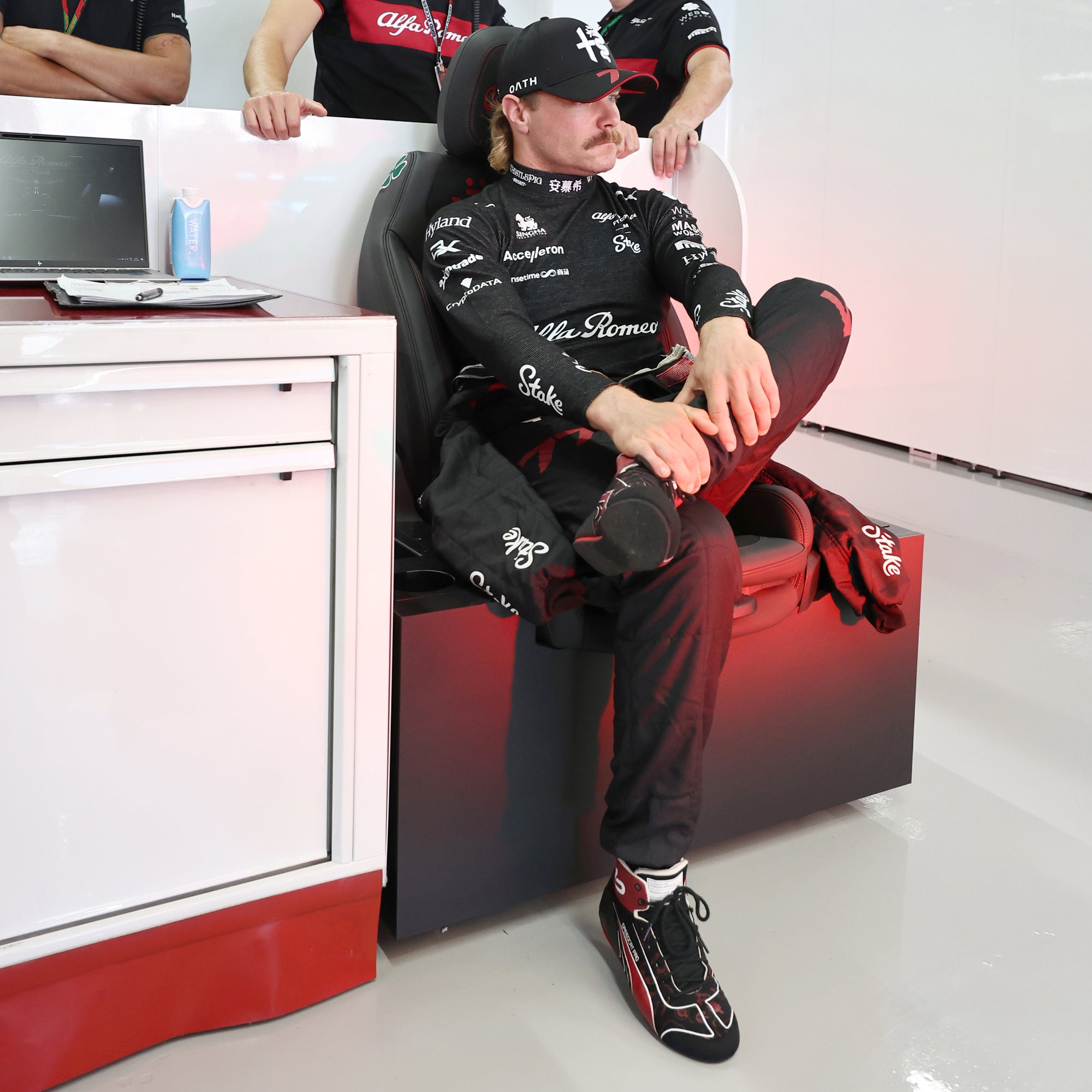 Alfa Romeo 2023 Pit Garage Drivers Chair - Valtteri Bottas