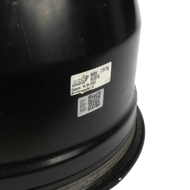 Alex Albon Williams F1 Team 2024 front wheel rim table Abu Dhabi GP premium collectible