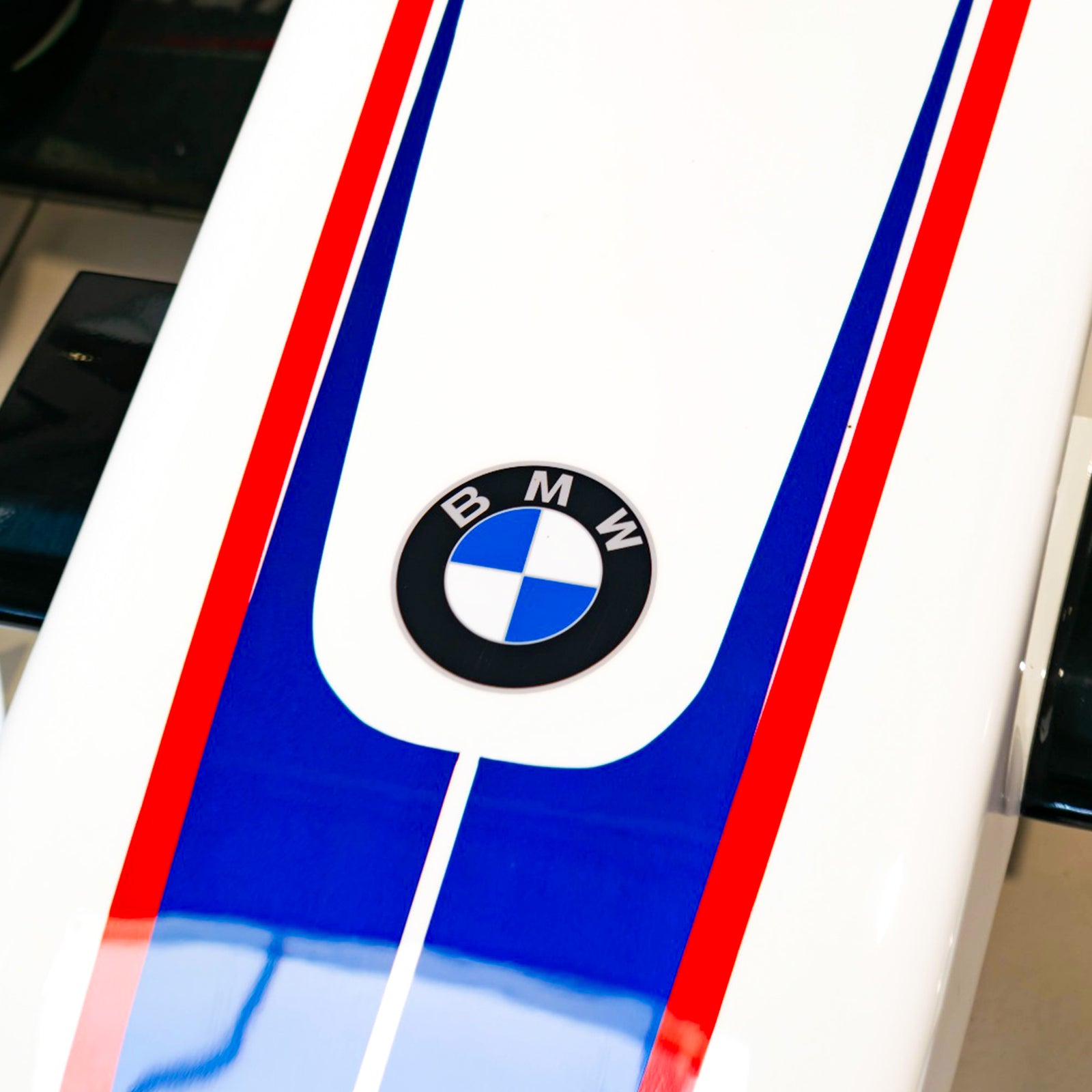 LOT 007 - (Sold by Private Treaty) - BMW Sauber 2009 F1.09-02 Rolling Chassis