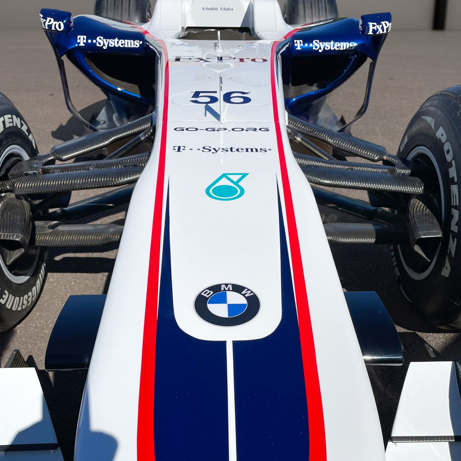 LOT 007 - (Sold by Private Treaty) - BMW Sauber 2009 F1.09-02 Rolling Chassis