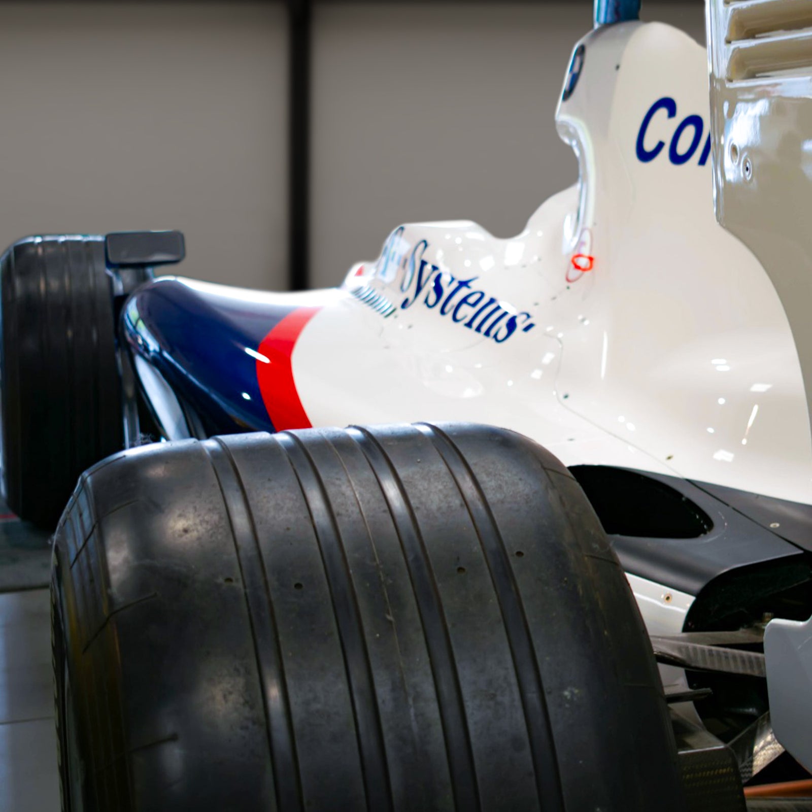 LOT 007 - (Sold by Private Treaty) - BMW Sauber 2009 F1.09-02 Rolling Chassis