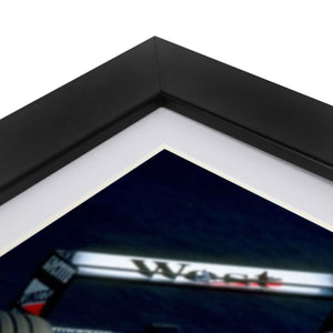 Mika Häkkinen Championship Edition 1998 race-used Formula 1 bodywork and photo, authentic motorsport collector display