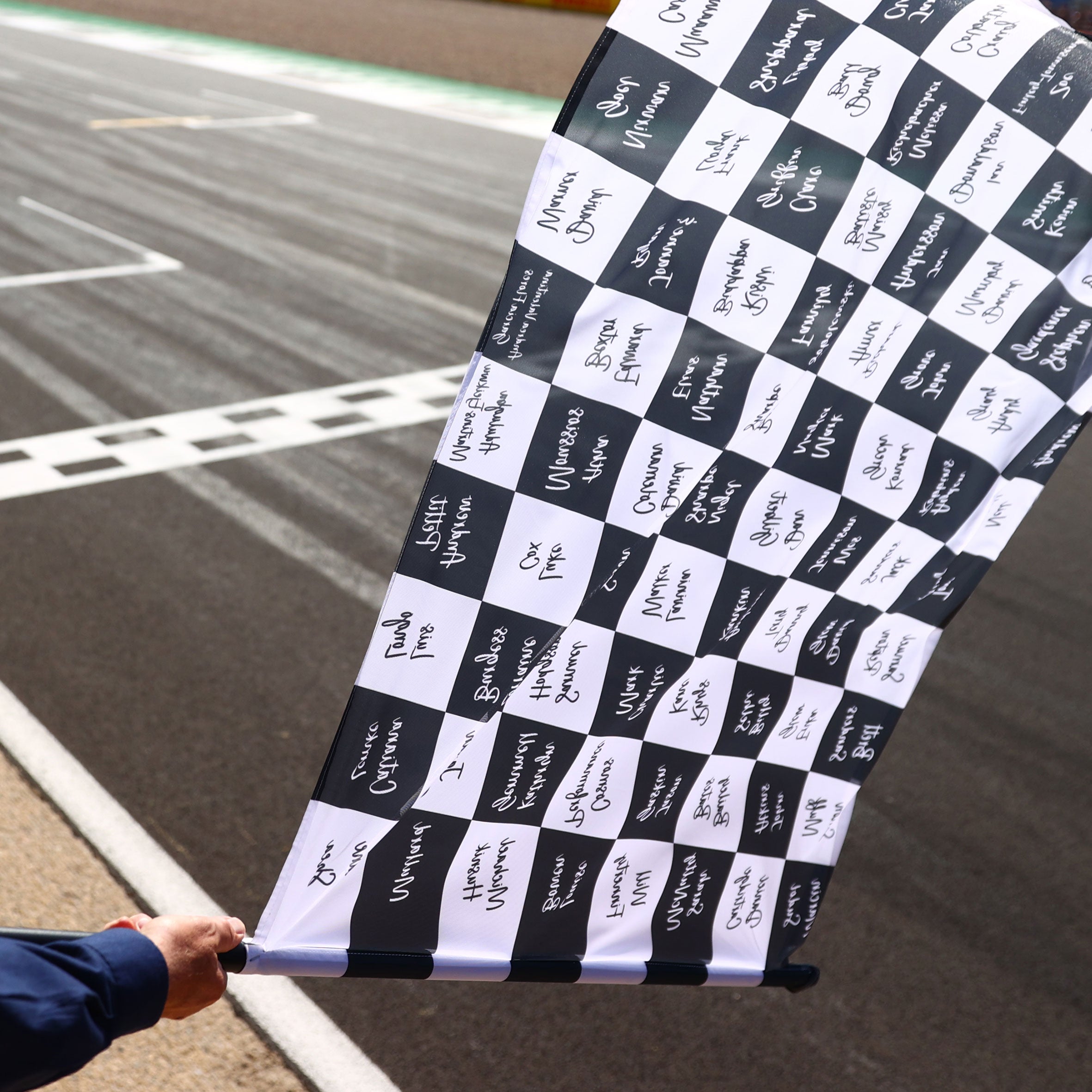 Own the Chequered Flag – 2023 Mexico City Grand Prix