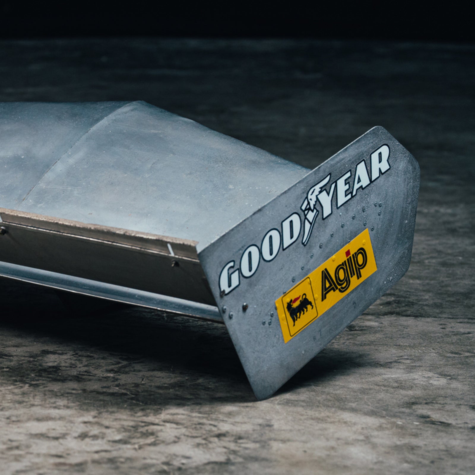 LOT 613 - 1977 Ferrari 312T Niki Lauda Rear Wing Photo Match