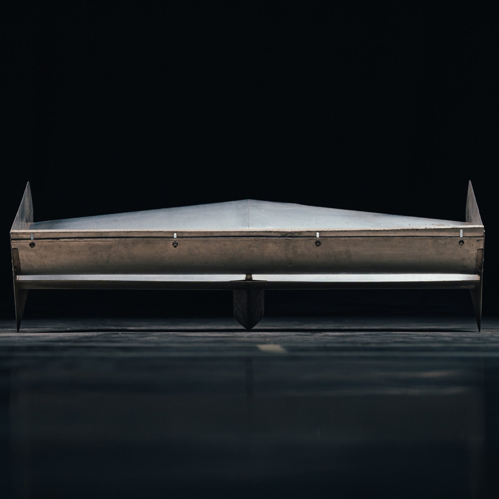 LOT 613 - 1977 Ferrari 312T Niki Lauda Rear Wing Photo Match