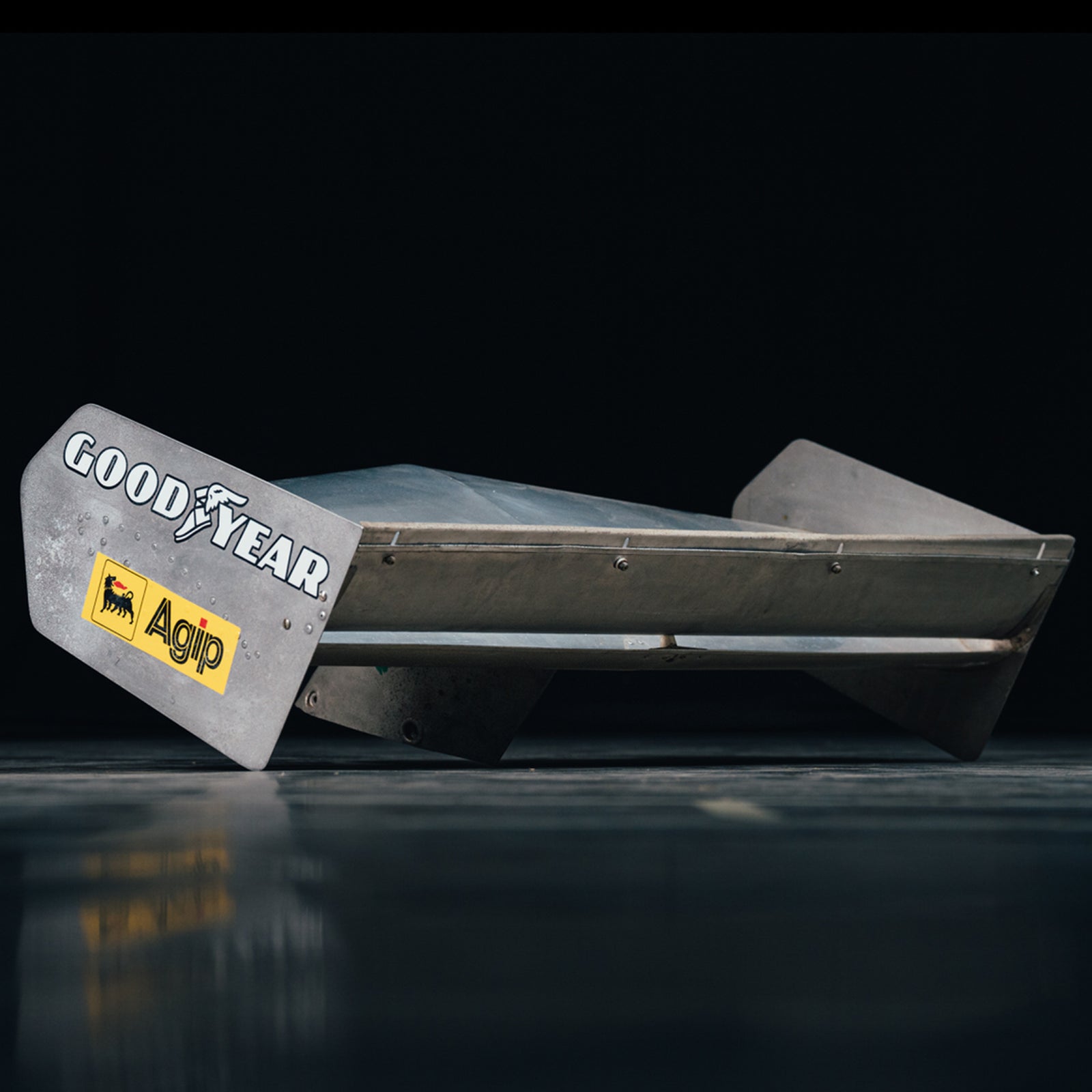 LOT 613 - 1977 Ferrari 312T Niki Lauda Rear Wing Photo Match