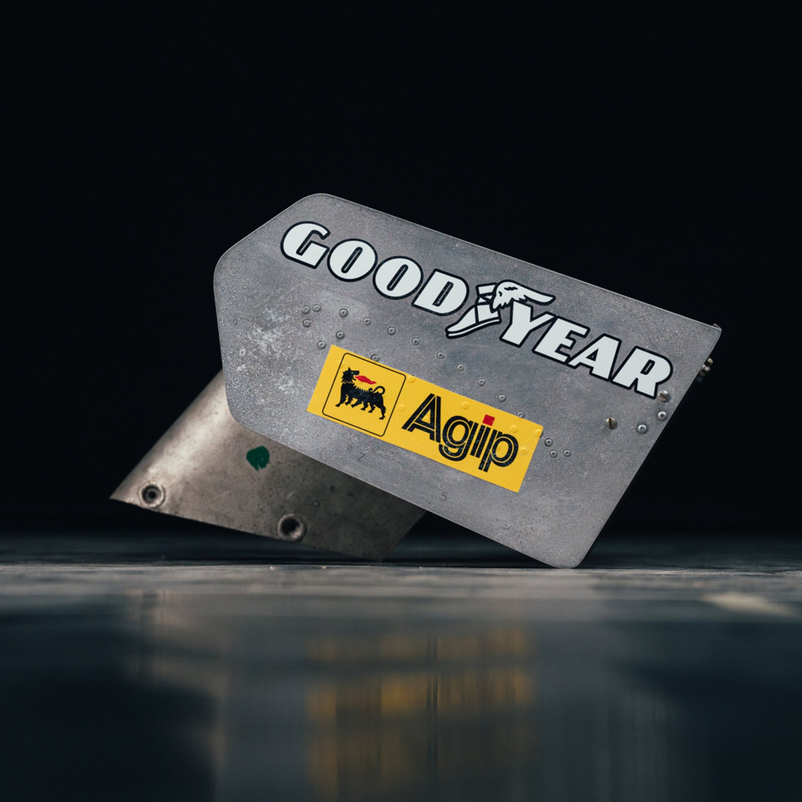 LOT 613 - 1977 Ferrari 312T Niki Lauda Rear Wing Photo Match