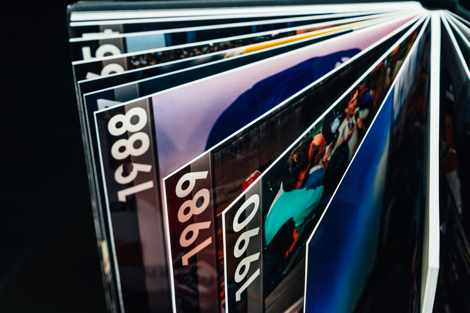 Miami Auction LOT 041 - Senna By Sutton Book