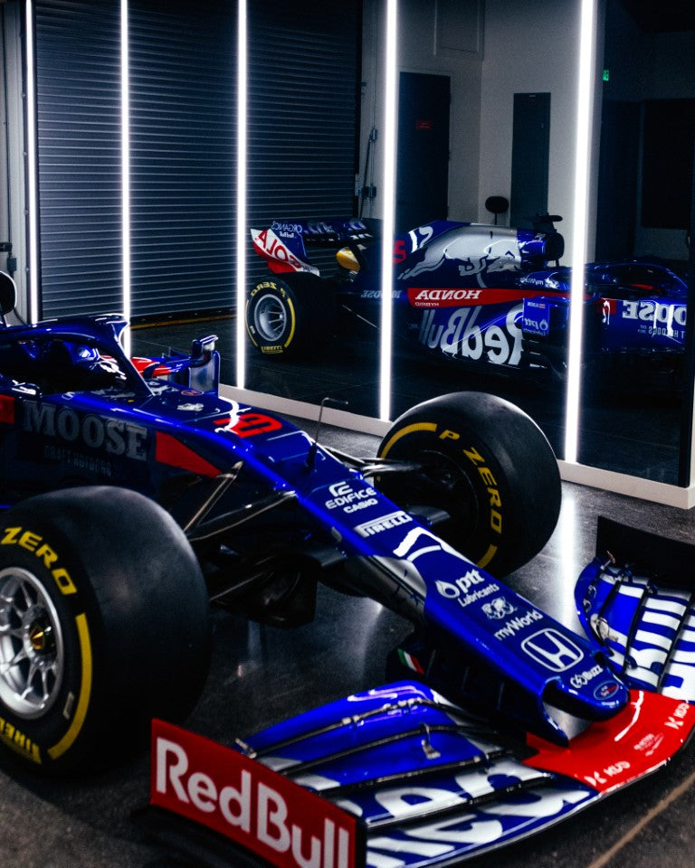 LOT 004 - 2019 Toro Rosso STR14-04 - F1® P2 Finishing Rolling Chassis
