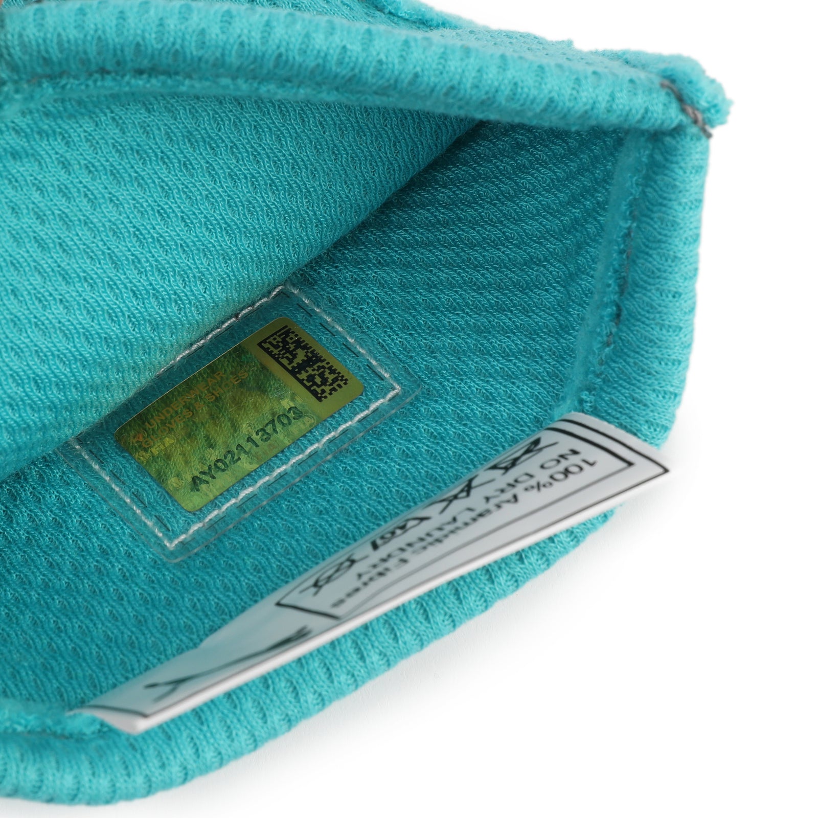 Season Launch LOT 407 - George Russell 2024 Mercedes Gloves - Charity Listing