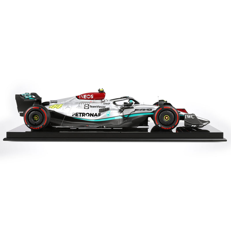 Lewis Hamilton 2022 Mercedes-AMG F1 W13 E Performance 1:8 Scale Model