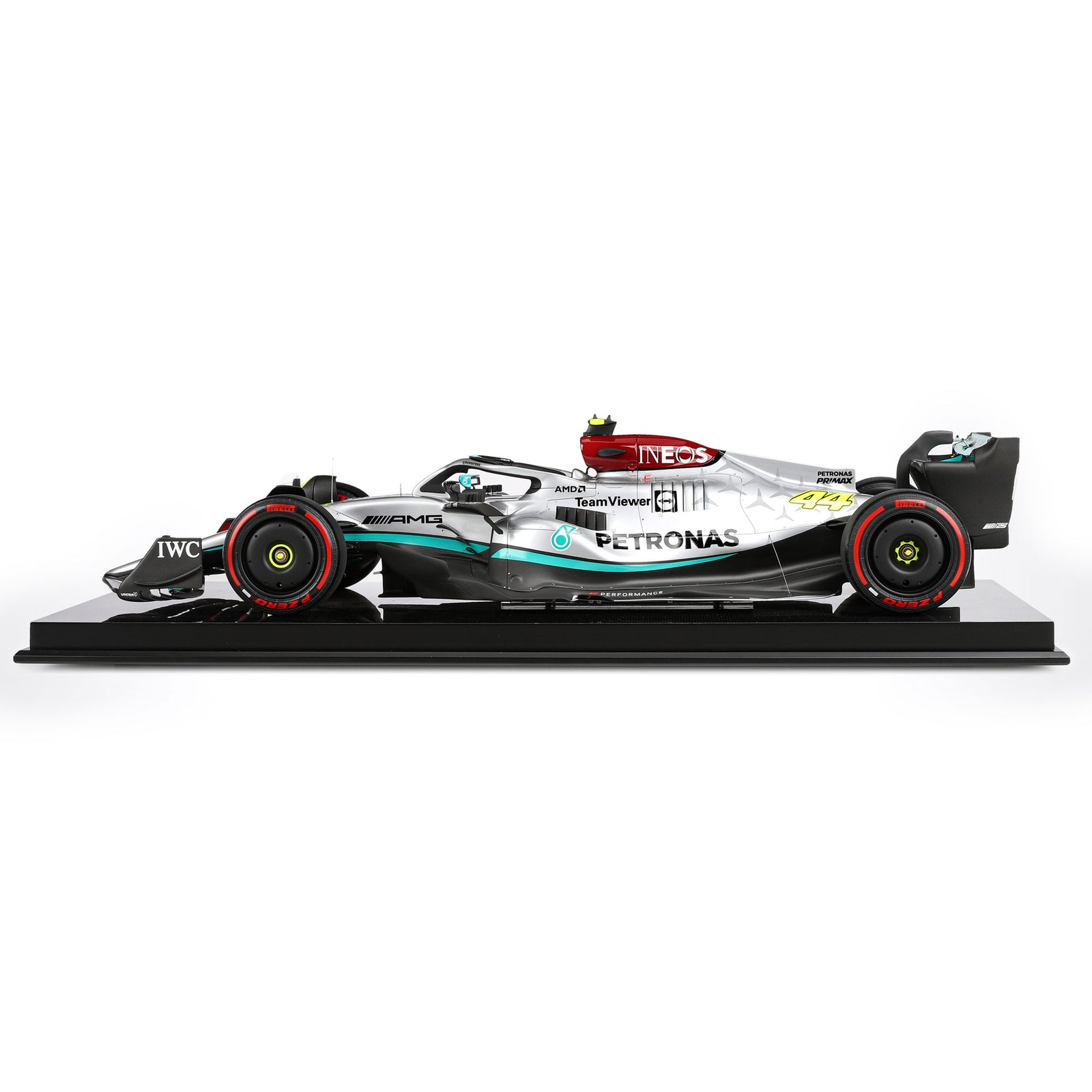 Lewis Hamilton 2022 Mercedes-AMG F1 W13 E Performance 1:8 Scale Model
