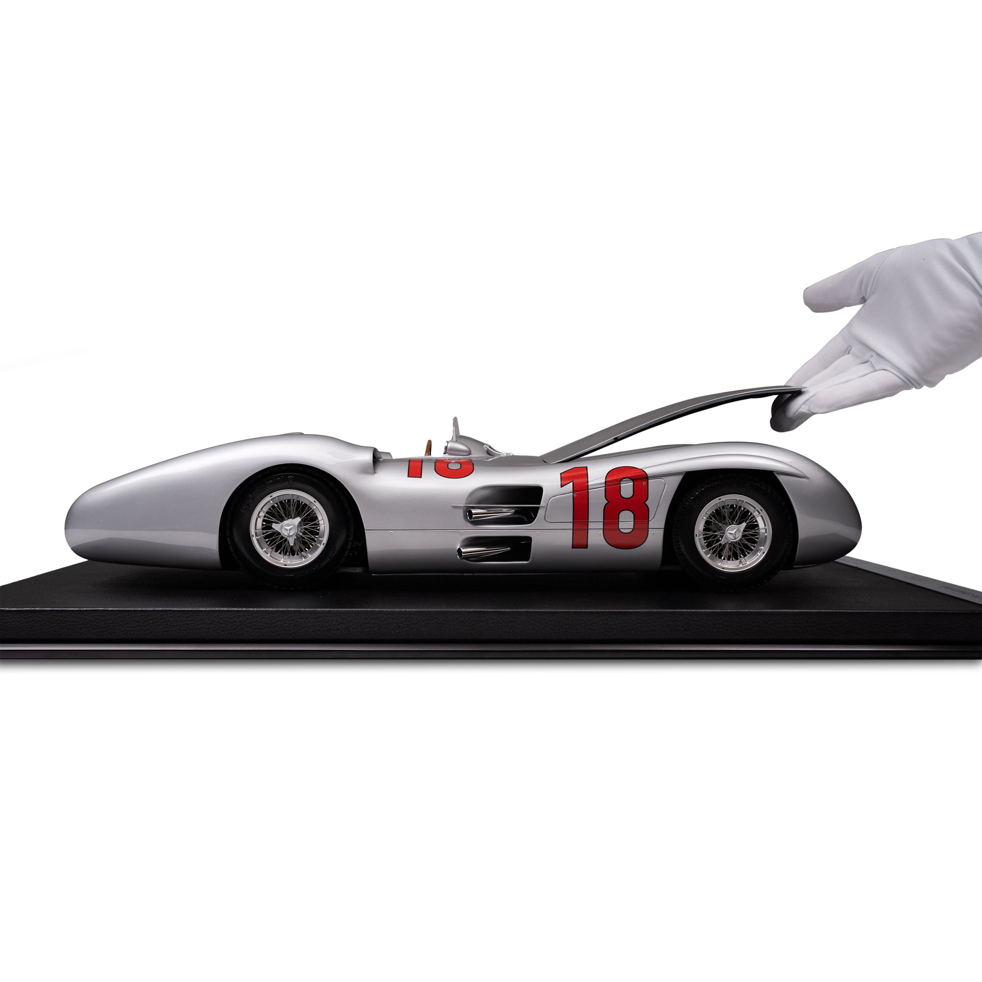 Mercedes-Benz 1954 W196 Streamliner 1:8 Scale Model – French GP