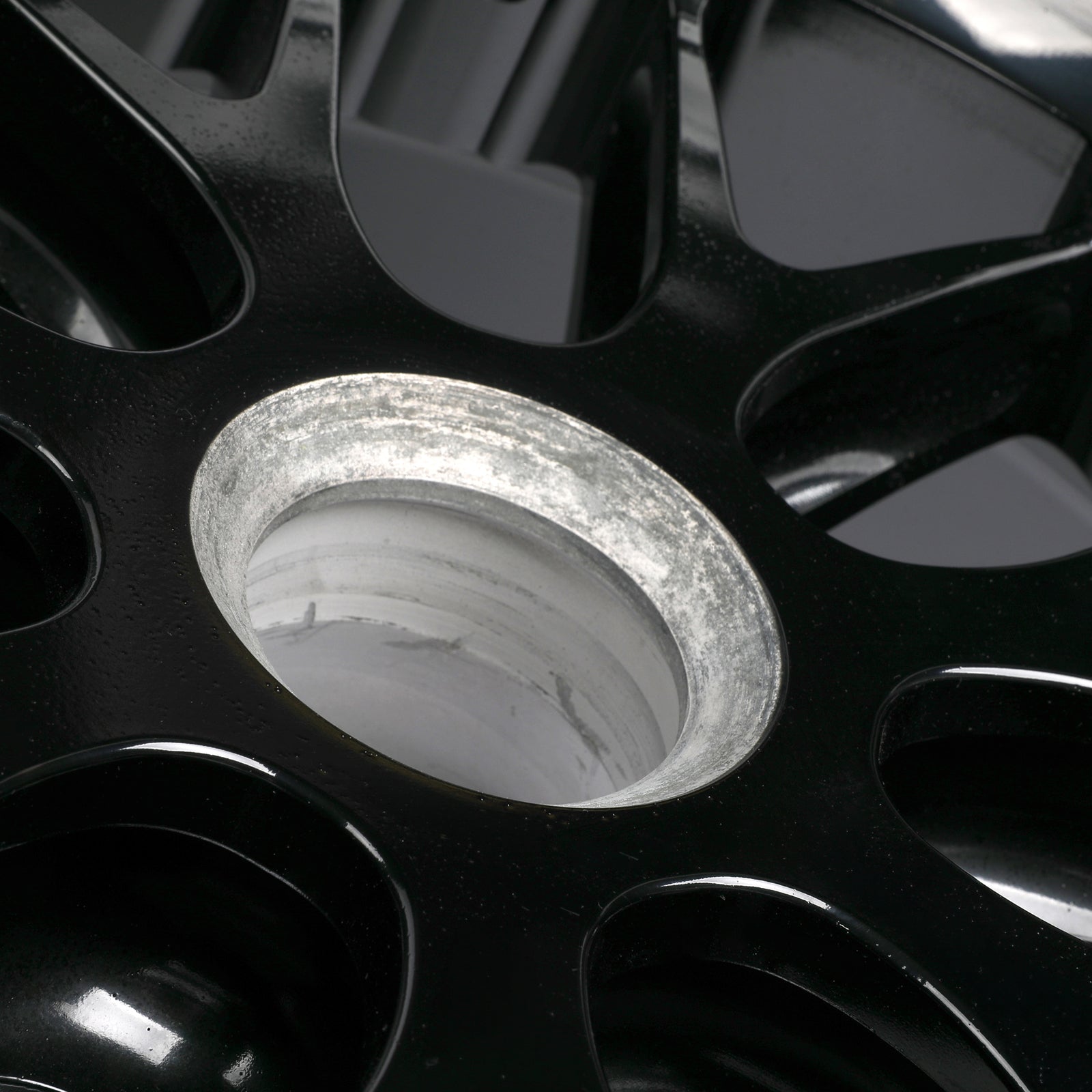 Auction LOT 040 - Oscar Piastri 2024 Race Used McLaren F1 Team Rear Wheel Rim Table - British Grand Prix