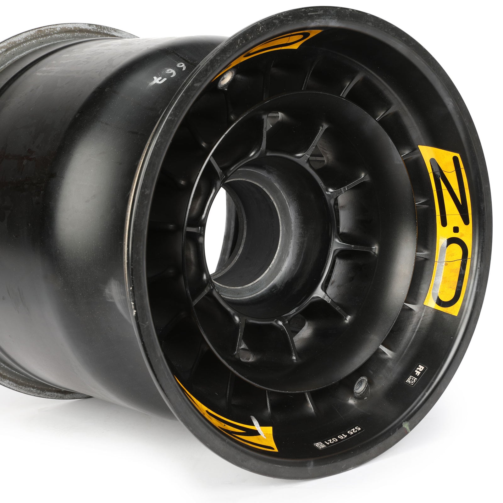 Renault F1 Team 2016 Front Wheel Rim Table