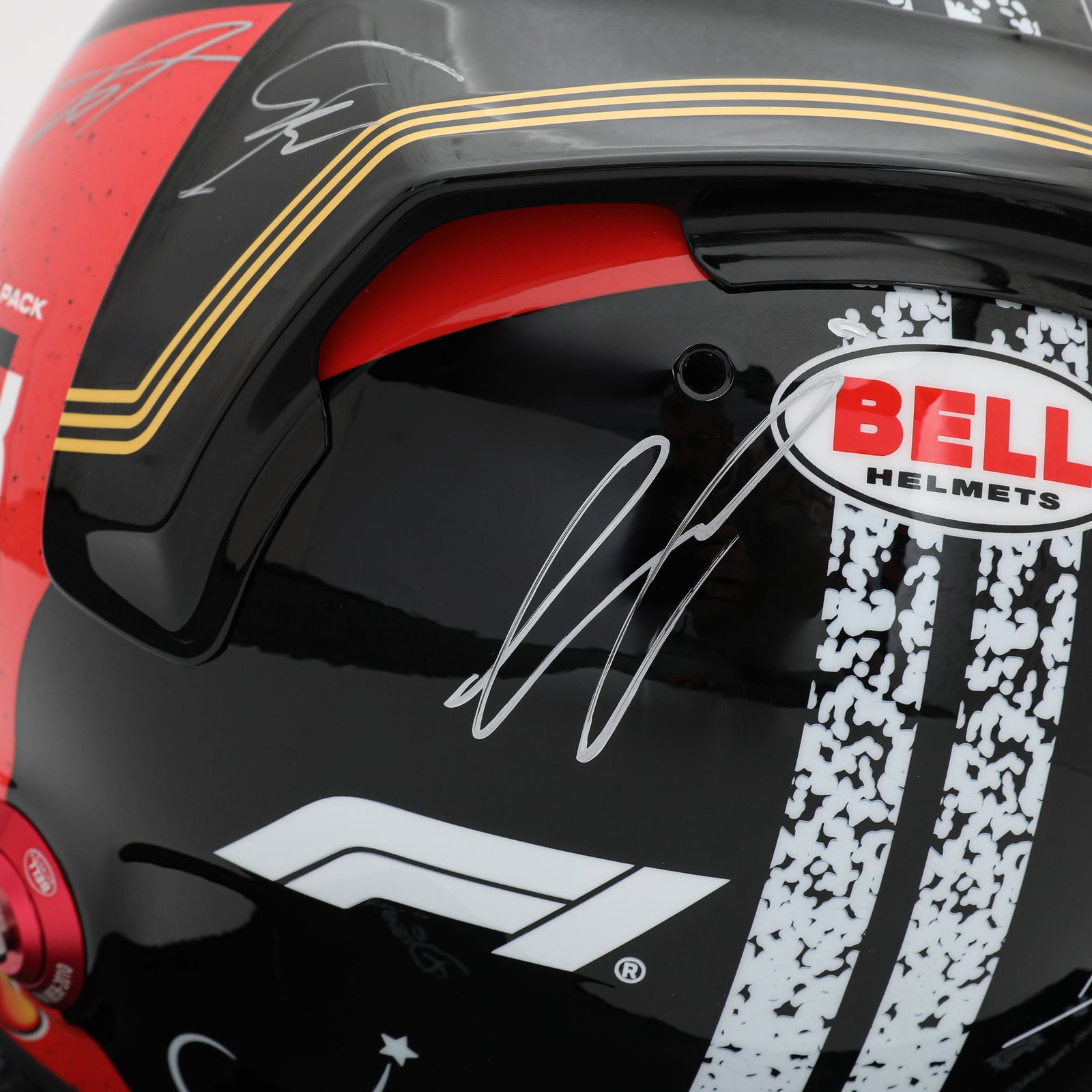 Disney x Formula 1® "Fuel the Magic” 2026 Helmet