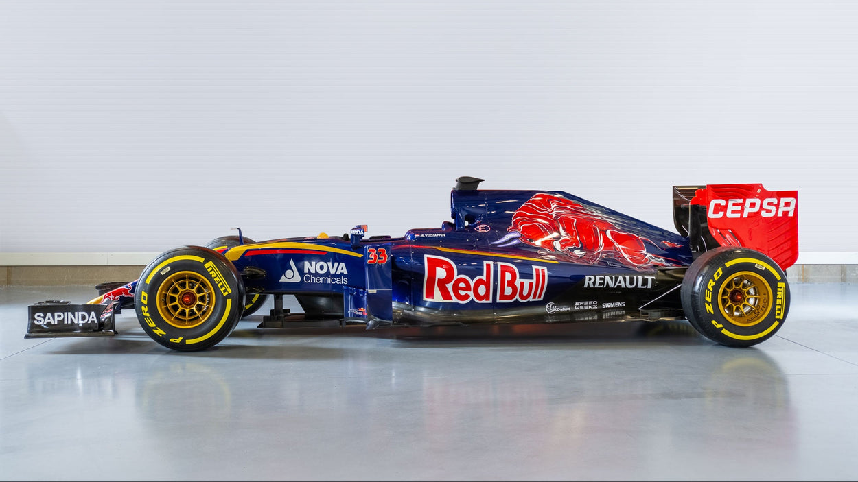 Scuderia Toro Rosso STR10 - 02