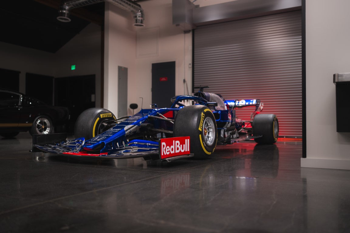 LOT 004 - 2019 Toro Rosso STR14-04 - F1® P2 Finishing Rolling Chassis