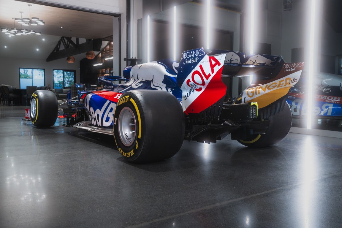 LOT 004 - 2019 Toro Rosso STR14-04 - F1® P2 Finishing Rolling Chassis