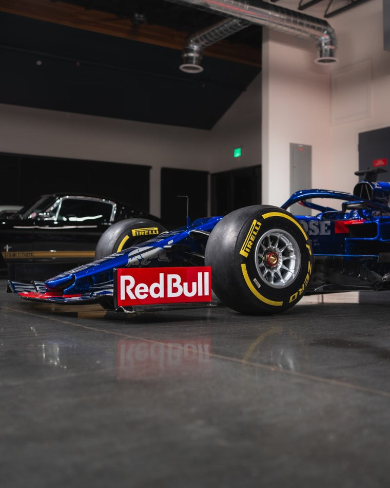 Authentic Formula 1 Toro Rosso STR14-04 2019 rolling chassis, P2 finishing engineering collectible