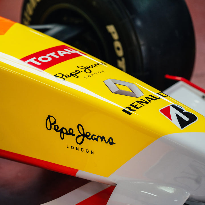 2009 Renault R29 Official F1® Show Car