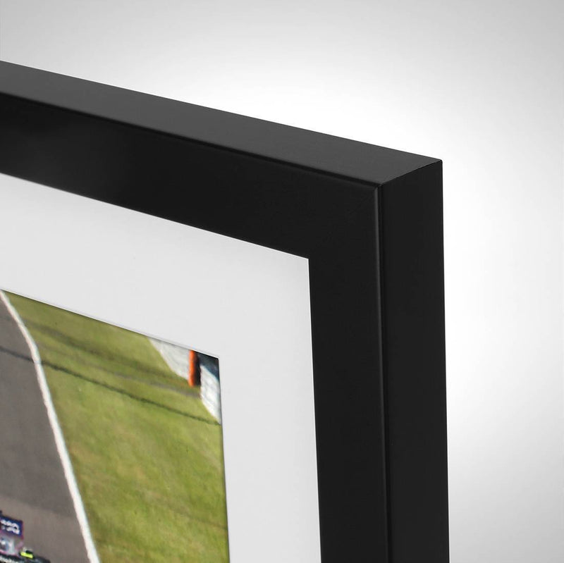 Leading in Japan – James Moy F1® Art Print