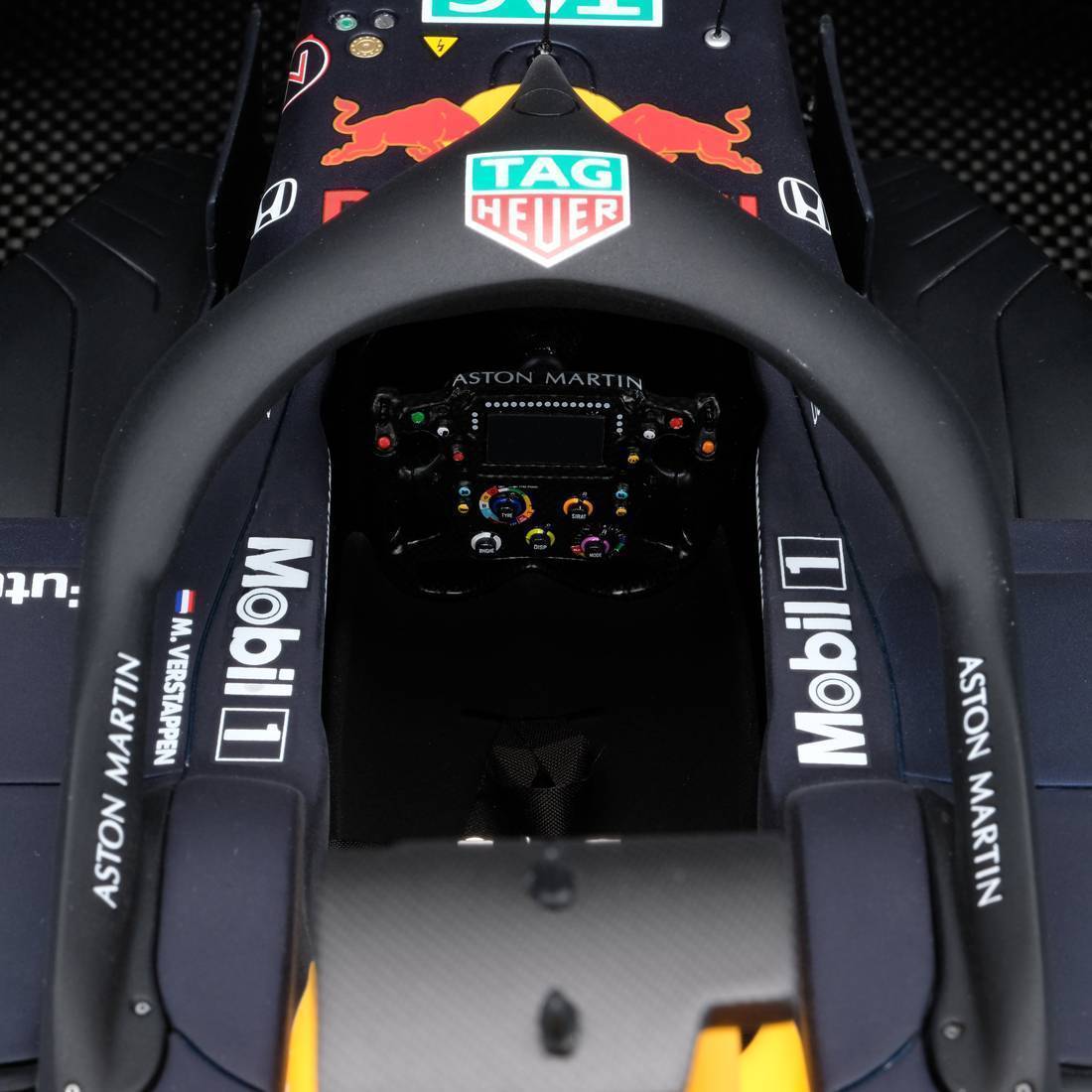 Max Verstappen 2019 Oracle Red Bull Racing RB15 1:8 Scale Model F1® Car - Amalgam Collection