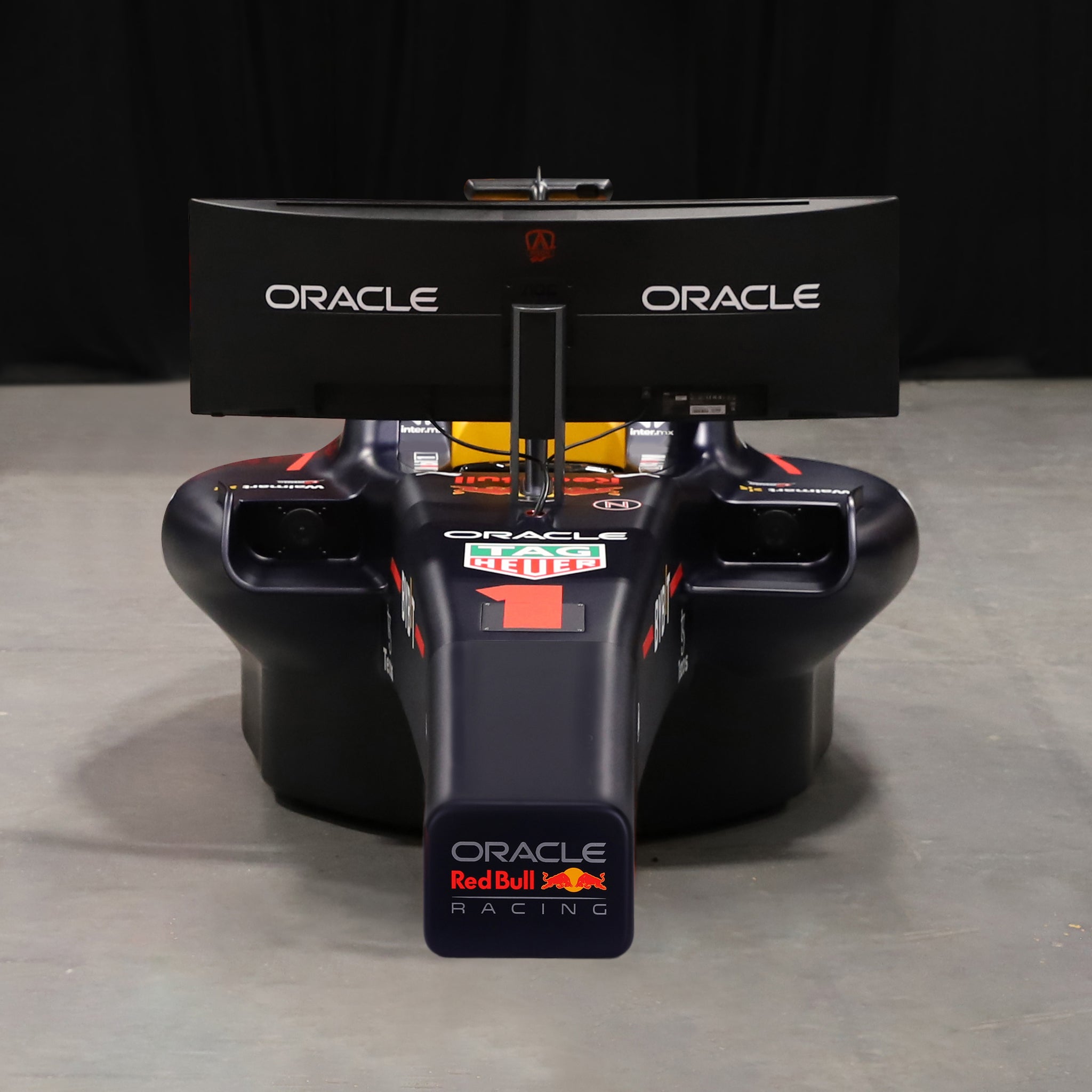 Official 2022 Oracle Red Bull Racing RB18 Show Car Simulator – Race Edition