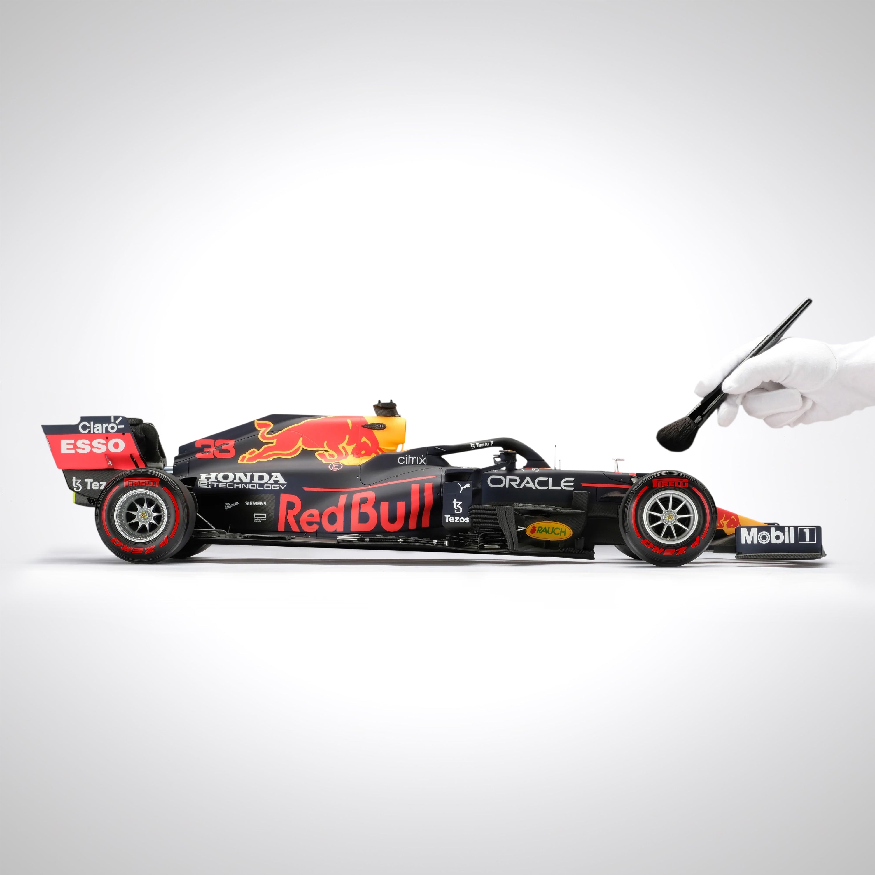 Max Verstappen 2021 Oracle Red Bull Racing F1 Team RB16B 1:8 Scale Model – Abu Dhabi GP 
